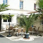 Le Cheval Blanc, Centre 3*