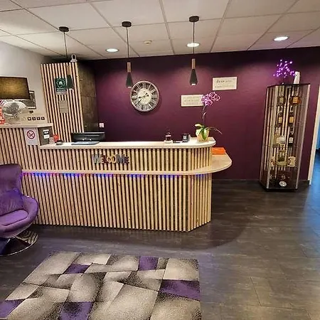 Cit'hotel Le Cheval Blanc Centre Hotel 3*