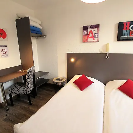Le Cheval Blanc, Centre Hotel 3*
