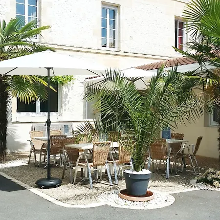 Le Cheval Blanc, Centre 3*