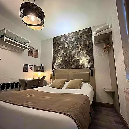 Le Cheval Blanc, Centre Hotel