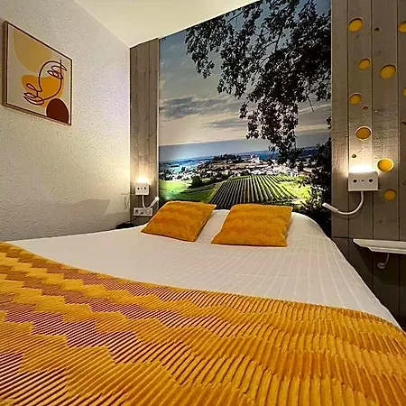 Le Cheval Blanc, Centre Hotel