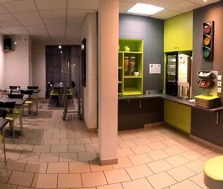 斯涛特尔酒店 3* 干邑