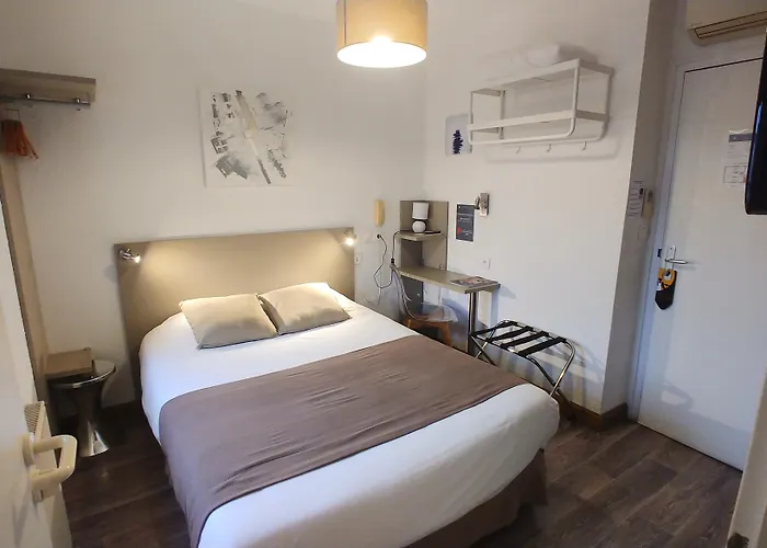 Cit'hotel Le Cheval Blanc, Centre 3* 코냐크